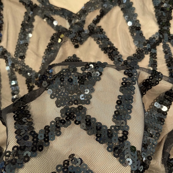 Express black Sequin geometric crop tank top (small) - Picture 5 of 6